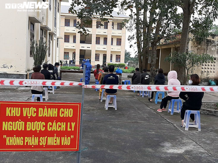 Kết quả xét nghiệm 31 người tiếp xúc với ca tái dương tính SARS-CoV-2 ra sao? - 1