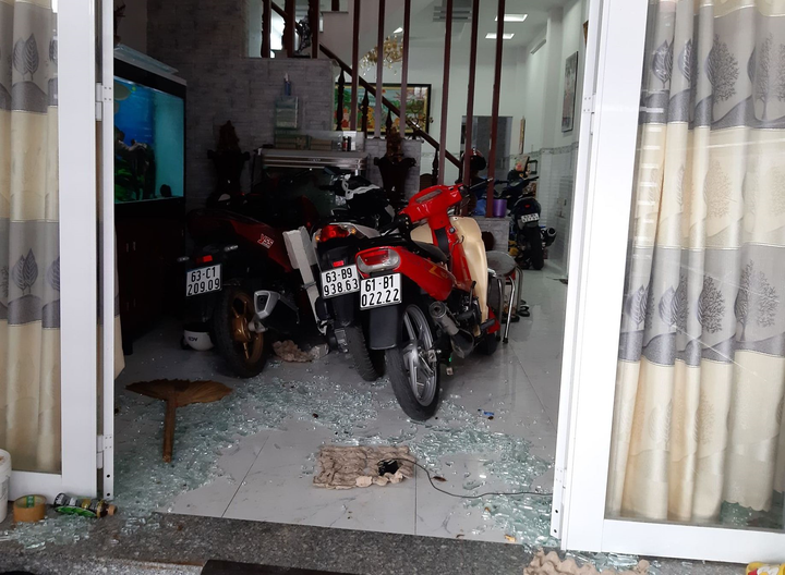 Nổ súng lúc rạng sáng ở Tiền Giang, 1 người nguy kịch - 2