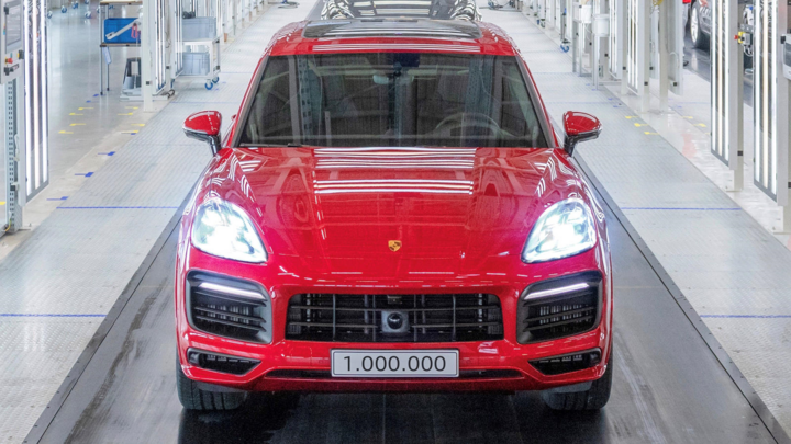 Porsche Cayenne cán mốc 1 triệu chiếc - 1