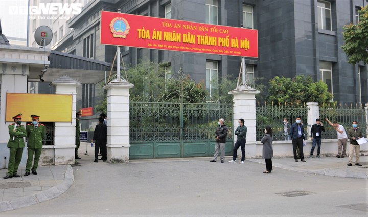 An ninh thắt chặt tại phiên tòa xét xử ông Nguyễn Đức Chung và 3 đồng phạm - 1