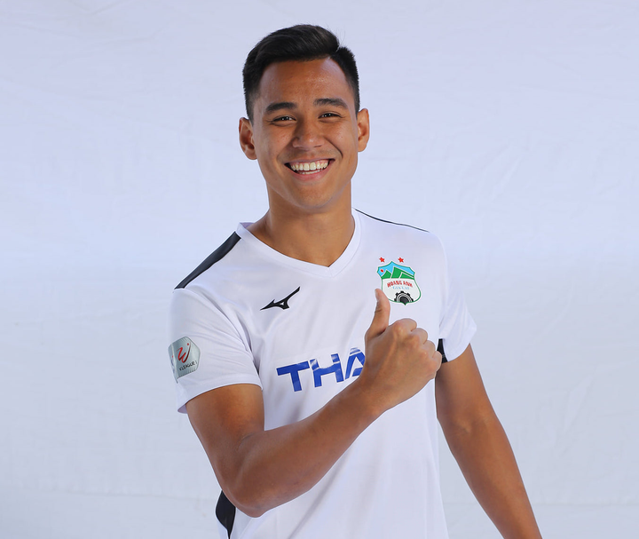 Steven Đặng nhập tịch thành công, đá cho HAGL ở V-League 2021 - 1