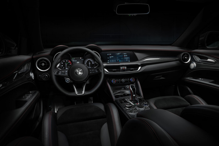 Alfa Romeo 'nhá hàng' siêu xe SUV Stelvio Veloce Ti - 6