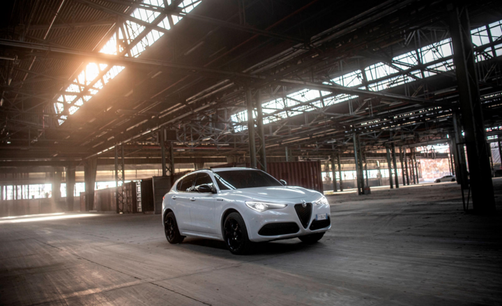 Alfa Romeo 'nhá hàng' siêu xe SUV Stelvio Veloce Ti - 3