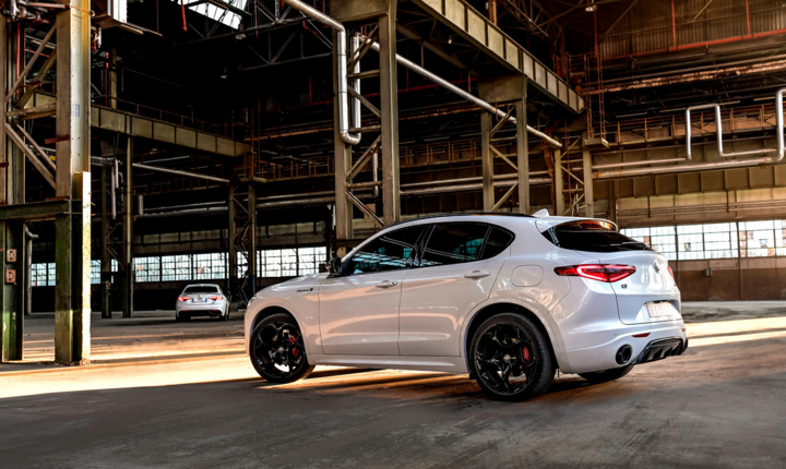 Alfa Romeo 'nhá hàng' siêu xe SUV Stelvio Veloce Ti - 4