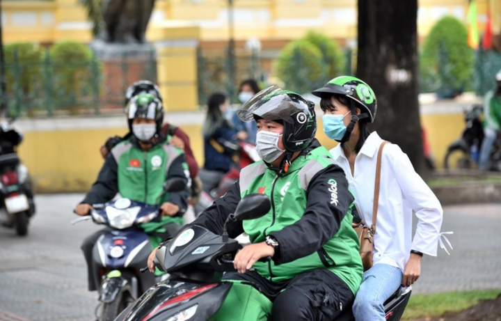 Sau Grab, Gojek cũng tăng 8-10% giá cước - 1