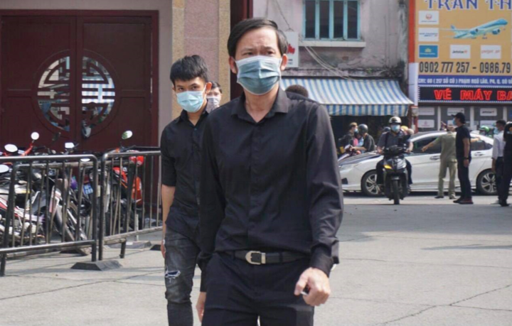Tới tiễn đưa nghệ sĩ Chí Tài, Trường Giang khóc nức nở, Nhã Phương phải dìu - 3