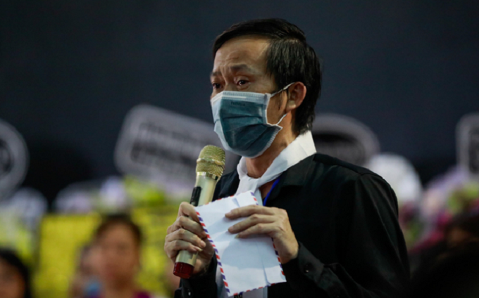 Tiễn biệt Chí Tài, Hoài Linh khóc nghẹn: 'Đôi đũa giờ chỉ còn một chiếc' - 6