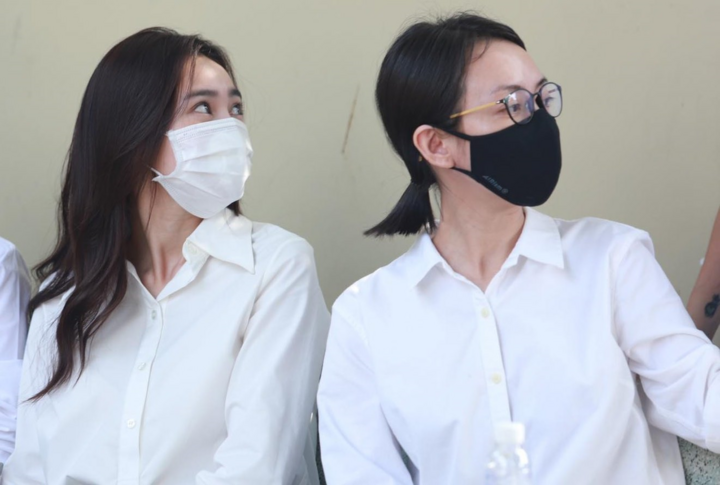 Tới tiễn đưa nghệ sĩ Chí Tài, Trường Giang khóc nức nở, Nhã Phương phải dìu - 4