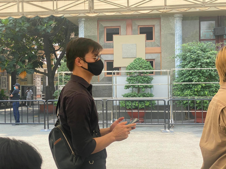 Tới tiễn đưa nghệ sĩ Chí Tài, Trường Giang khóc nức nở, Nhã Phương phải dìu - 9