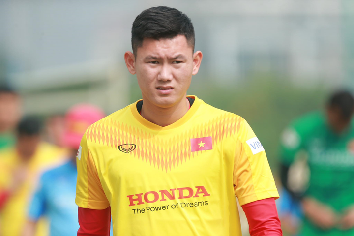 Phan Văn Long: Hết chấn thương, cố gắng trở lại mạnh mẽ nhất - 1