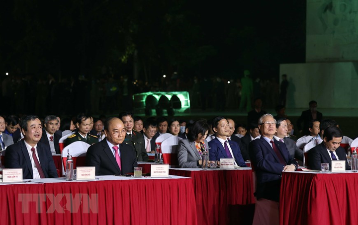 Thủ tướng dự lễ khánh thành Tượng đài 'Bác Hồ với nông dân Việt Nam' - 2