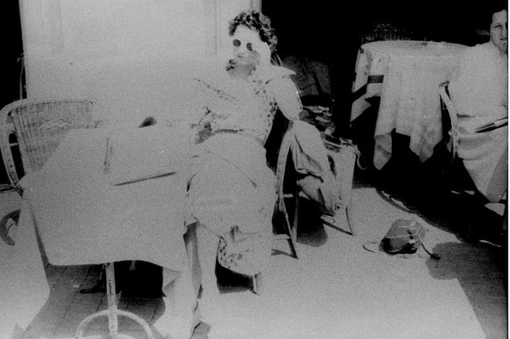 Dân mạng thế giới lao vào tìm kiếm cô gái trong cuộn phim 70 năm trước - 12