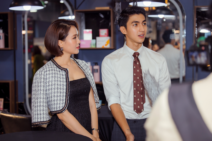 Hồng Diễm thay đổi phong cách thời trang, thay đổi vẻ ngoài ở tuổi 38 - 2