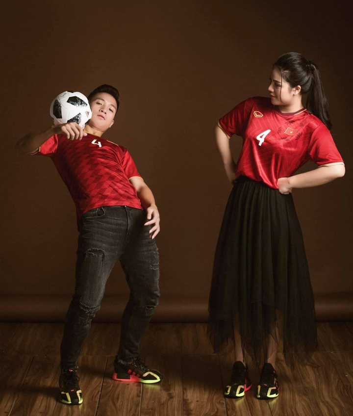 Bùi Tiến Dũng khoe ảnh cưới đậm chất bóng đá bên bạn gái xinh đẹp - 6