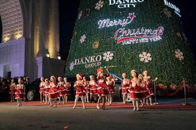 Đêm Giáng Sinh ấm áp với Lễ hội thắp sáng cây thông Noel tại Danko City - 4
