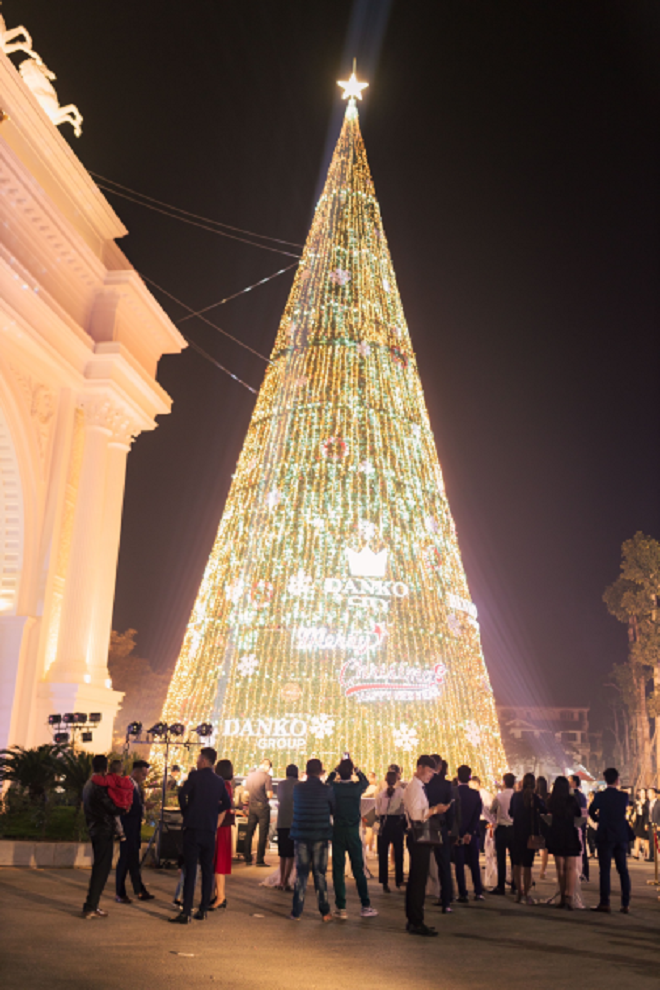 Đêm Giáng Sinh ấm áp với Lễ hội thắp sáng cây thông Noel tại Danko City - 8