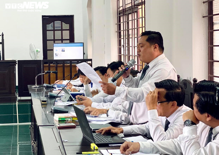 Tài xế Mercedes tông nữ tiếp viên hàng không: Luật sư đề nghị điều tra bổ sung - 3