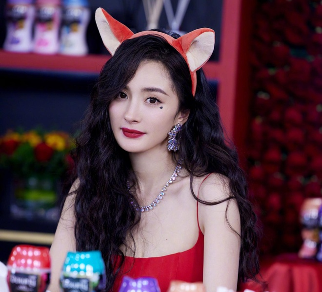Dương Mịch mạnh mẽ và thông minh đáp trả antifan - 1