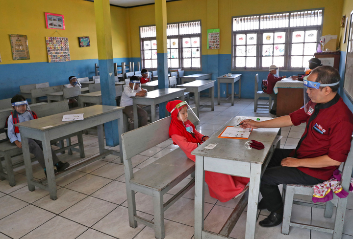 Sốc trước sự phát triển loài người năm 2020 qua một bức ảnh - 2