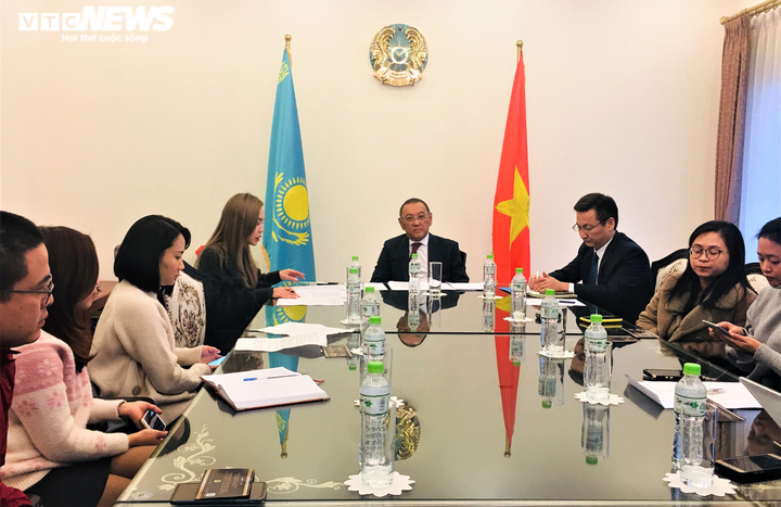 Việt Nam là cầu nối quan trọng thúc đẩy hợp tác giữa Kazakhstan-ASEAN - 1