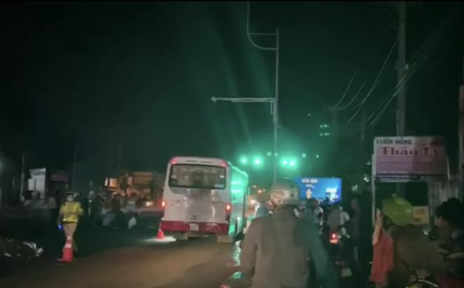 Ngã không ai đỡ dậy, bị ôtô đâm chết: ‘Không dám chứ đâu phải không muốn cứu’ - 1