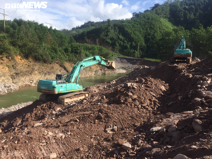 Thuỷ điện tích 'bom nước' trái phép ở Huế: Bao nhiêu hecta rừng bị ảnh hưởng? - 2