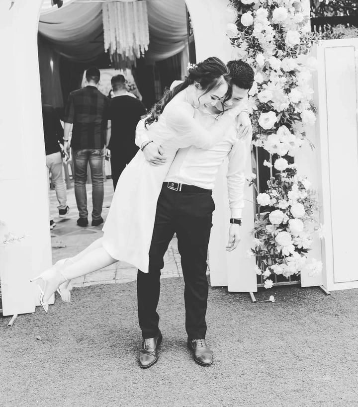 Ngắm nhan sắc vợ sắp cưới của 'báu vật nhà bầu Đức' - 9