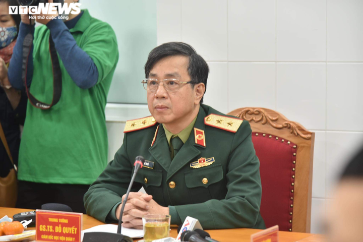 Hình ảnh ca tiêm thử nghiệm vaccine COVID-19 đầu tiên của Việt Nam - 10