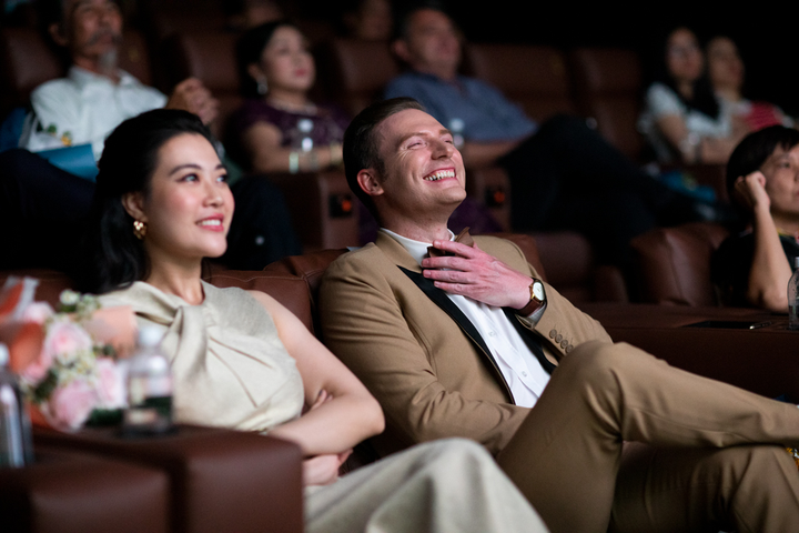 Hồng Ánh vào vai người phụ nữ phải tự hủy hoại nhan sắc, hóa điên trong phim mới - 2