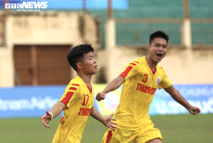 Dàn sao đá V-League mờ nhạt, U21 Nam Định thua cay đắng trước U21 SLNA - 3