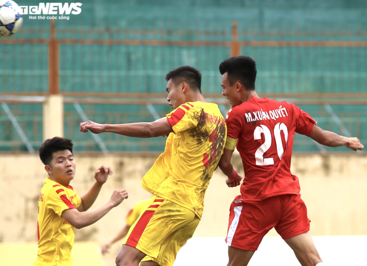 Dàn sao đá V-League mờ nhạt, U21 Nam Định thua cay đắng trước U21 SLNA - 6