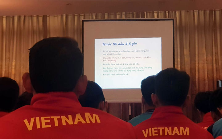 Quang Hải có một chỉ số cơ thể ngang bằng Cristiano Ronaldo - 9