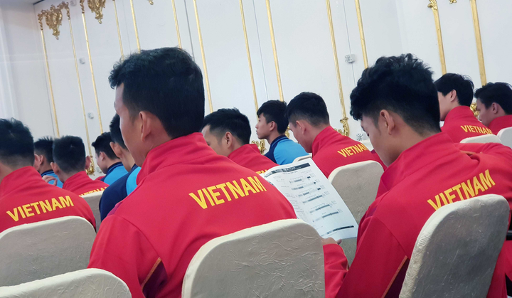 Quang Hải có một chỉ số cơ thể ngang bằng Cristiano Ronaldo - 10