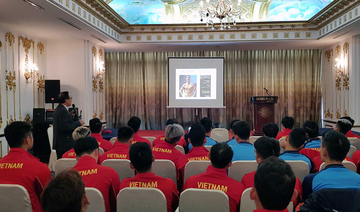 Quang Hải có một chỉ số cơ thể ngang bằng Cristiano Ronaldo - 6