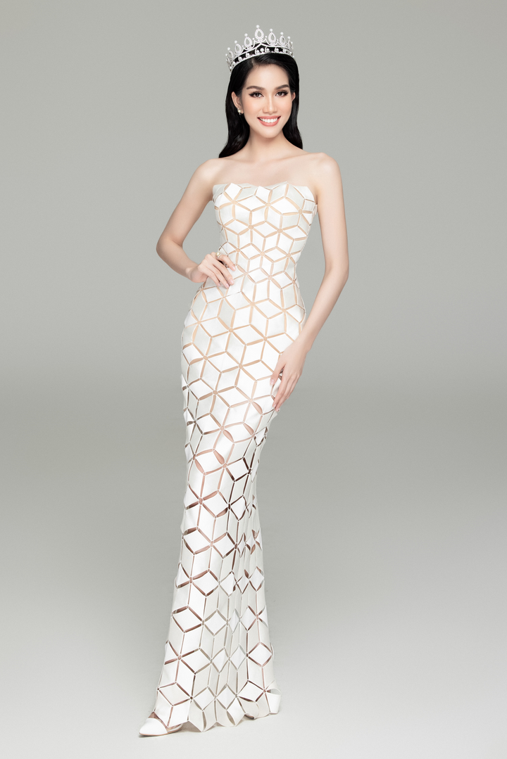 Nhan sắc Hoa hậu Đỗ Thị Hà và 2 Á hậu sau một tháng đăng quang - 12