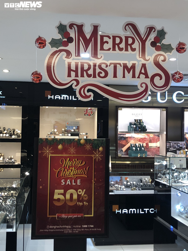 Trung tâm thương mại Hà Nội rực rỡ mùa Giáng Sinh 2020 - 13