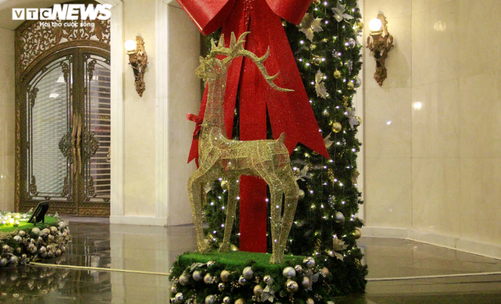 Trung tâm thương mại Hà Nội rực rỡ mùa Giáng Sinh 2020 - 7
