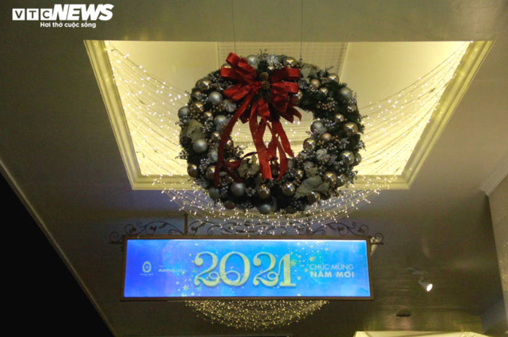 Trung tâm thương mại Hà Nội rực rỡ mùa Giáng Sinh 2020 - 5