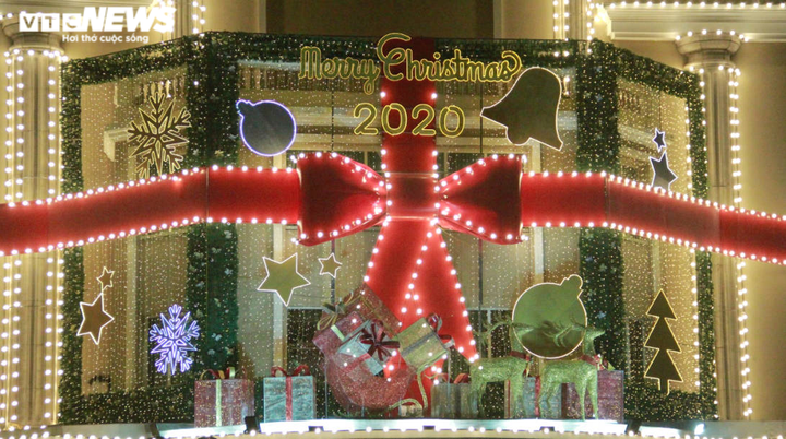 Trung tâm thương mại Hà Nội rực rỡ mùa Giáng Sinh 2020 - 3