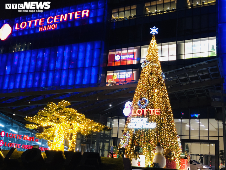 Trung tâm thương mại Hà Nội rực rỡ mùa Giáng Sinh 2020 - 10