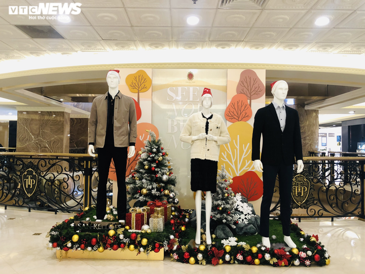 Trung tâm thương mại Hà Nội rực rỡ mùa Giáng Sinh 2020 - 12