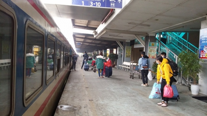 Thi công dự án 7.000 tỷ đồng, những đoàn tàu nào phải điều chỉnh giờ? - 1