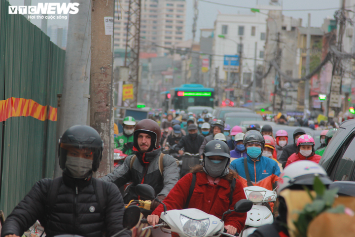 Công nhân cấp tập hoàn thành mở rộng đường vành đai 2 trước Tết Nguyên đán - 12
