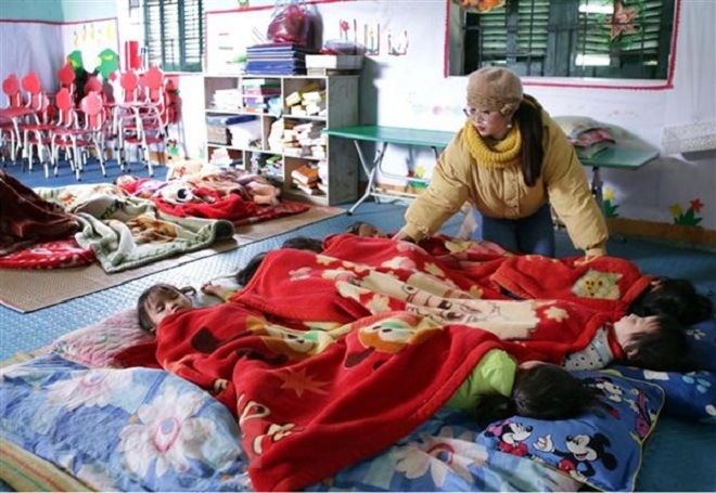 Hơn 22.200 học sinh nghỉ học tránh rét - 1