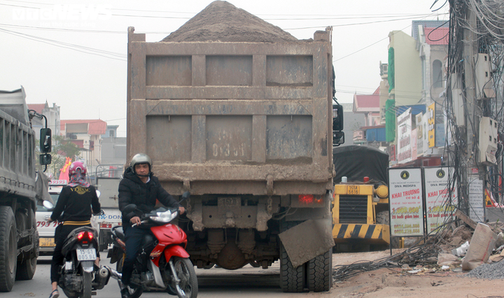 Những đoàn xe tải cơi nới thành thùng tung hoành trên tỉnh lộ ở Hải Phòng - 13