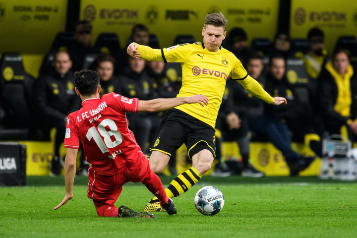 Ghi bàn ở tuổi 16, thần đồng Dortmund đi vào lịch sử Bundesliga - 5
