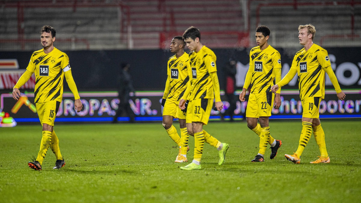 Ghi bàn ở tuổi 16, thần đồng Dortmund đi vào lịch sử Bundesliga - 8