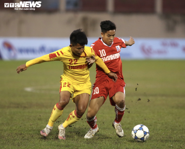 HLV Thạch Bảo Khanh rạng rỡ trong lần đầu vô địch quốc gia cùng U21 Viettel - 1