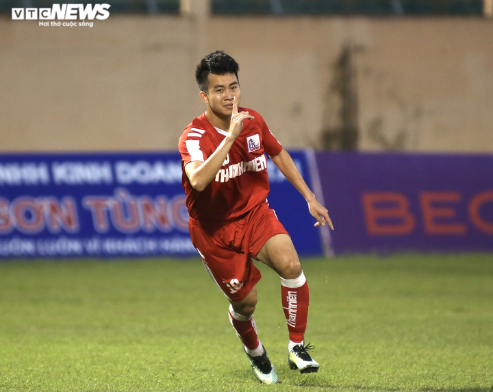 HLV Thạch Bảo Khanh rạng rỡ trong lần đầu vô địch quốc gia cùng U21 Viettel - 3