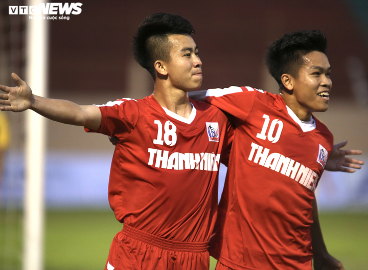 HLV Thạch Bảo Khanh: 'Mong cầu thủ trẻ Viettel được tạo điều kiện ở đội 1' - 2